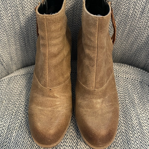 Dolce Vita Tan Heeled Booties - Picture 4 of 16